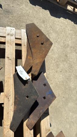 LOT OF 4 DAVID BROWN PLOW POINTS