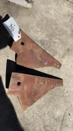 LOT OF 2 ACE BOTTOM PLOW POINTS