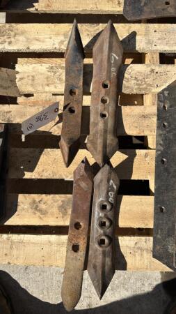 LOT OF 4 MISC. CHISEL PLOW POINTS