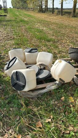 LOT OF 6 - WHITE INSECTISIDE HOPPERS