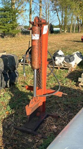 SMYTH 3PTH HYDRAULIC VERTICAL WOOD SPLITTER
