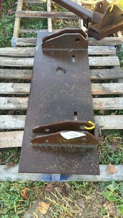 PIN-ON QUICK ATTACH PLATE