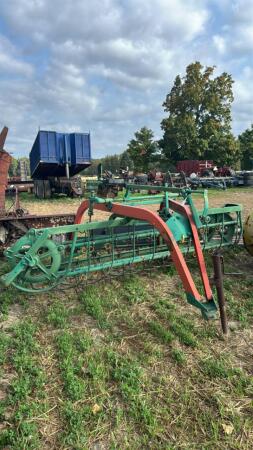 NEW IDEA 400 5-BAR SIDE RAKE