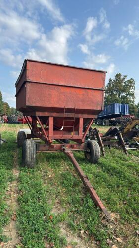 BRUNS APPROX. 250BU GRAVITY WAGON