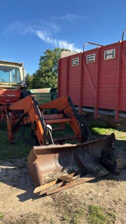 KUBOTA 796 LOADER WITH MOUNTS