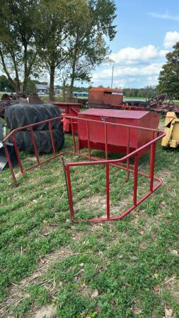 RED STEEL CREEP FEEDER