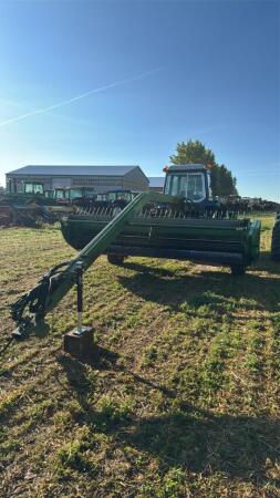 JOHN DEERE 240 12FT HAYBINE