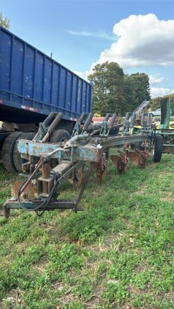 FORD 152 5F SEMI MOUNT PLOW