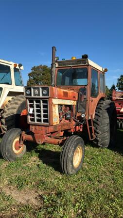 INTERNATIONAL HYDRO 100 DIESEL TRACTOR