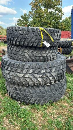 SET OF 4 NOKIAN TIRES