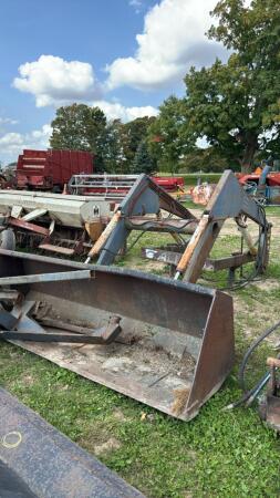 ALLIED 794 LOADER WITH 8FT MATERIAL BUCKET