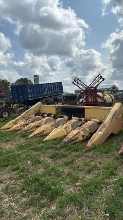NEW HOLLAND 974 6R X 30IN CORN HEAD