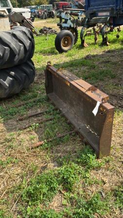 58IN MANURE BUCKET
