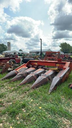 MASSEY FERGUSON 1143 4R X 30IN CORN HEAD