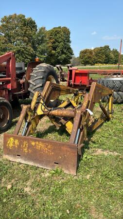 FREY LOADER WITH MOUNTS AND VALVE