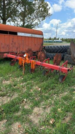 KVERNELAND 4R 3PTH ROW CROP CULTIVATOR