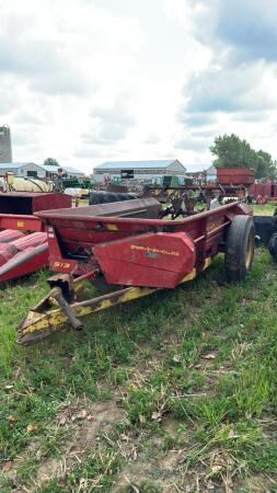 NEW HOLLAND 513 SINGLE AXLE SPREADER