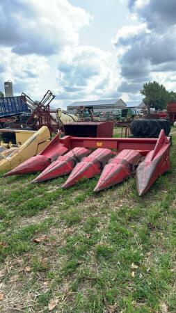 MASSEY FERGUSON 43 4R X 30IN CORN HEAD
