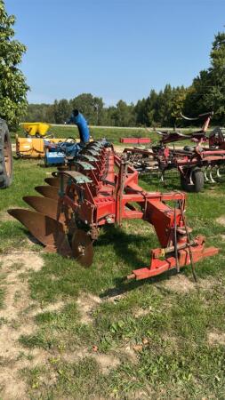 KVERNELAND 7F SEMI-MOUNT PLOW