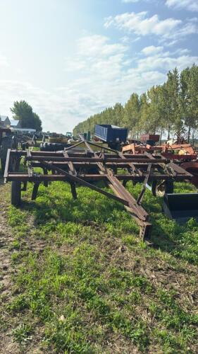 CASE 55 13-SHANK 13FT CHISEL PLOW