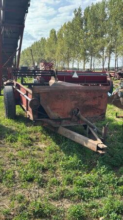 SCHULTZ #18 SINGLE AXLE MANURE SPREADER