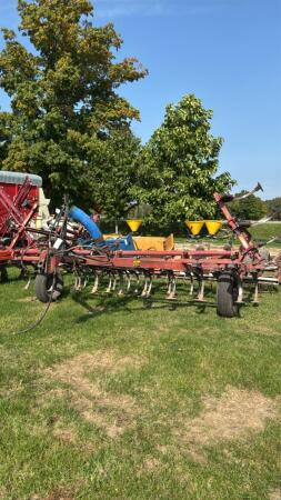 INTERNATIONAL 45 VIBRASHANK 18FT CULTIVATOR