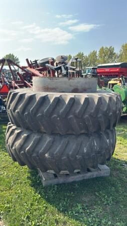 PAIR OF 18.4-38 SNAP-ON DUALS