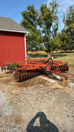 International 475 14ft Disc