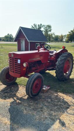 1957 International B-250 Diesel Tractor
