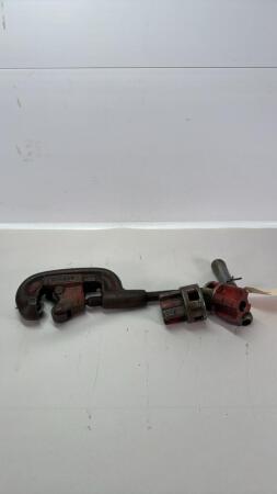 RIDGID 2IN CUTTER & 3/8IN & 1/2IN DIES