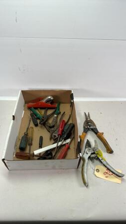 ASSORTED HAND TOOL LOT