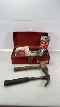 METAL TOOL BOX WITH CONTENTS