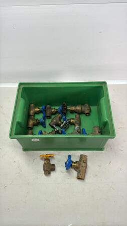 Assortment of 1/2in and 3/4in Copper Stops