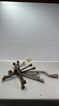Quantity of Tire Wrenches