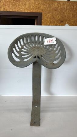 MAXWELL CAST IRON SEAT WITH STAND