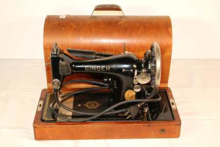 Singer Electric Sewing Machine (Not Working)