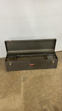 CRAFTSMAN 32IN LONG TOOLBOX WITH TRAY