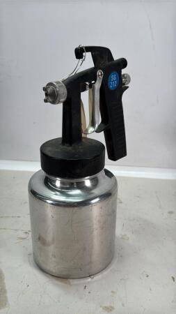 PNEUMATIC PAINT SPRAYER
