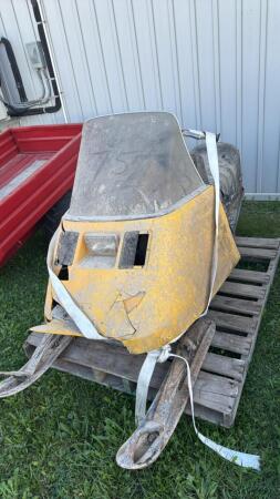 NOT RUNNING: 1975 SKIDOO ELAN 250 SNOWMOBILE