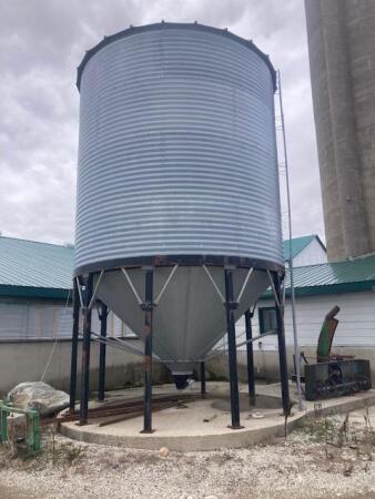 OFFSITE: 45 TON UPRIGHT FEED BIN