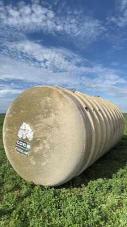OFFSITE: 18FT X 7.5FT FIBREGLASS TANK