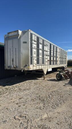 1986 MERRIT 46FT ALUMINUM LIVESTOCK TRAILER