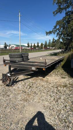 20FT X 8FT DECKOVER TRIAXLE TRAILER