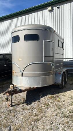 1999 S&H 2 HORSE TRAILER WITH TANDEM AXLES