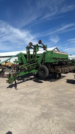 GREAT PLAINS SOLID STAND 24FT NO-TILL SEED DRILL