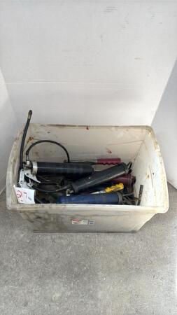 QUANTITY OF GREASE GUNS