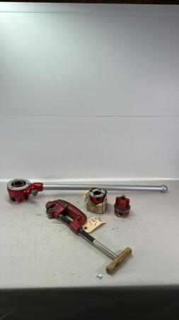 Ridgid Hand Threader with 3 Dies & Pipe Cutter