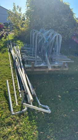 APPROX 24 GALVANIZED COW DIVIDERS