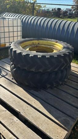 PAIR OF 320/85R34 TIRES ON RIMS