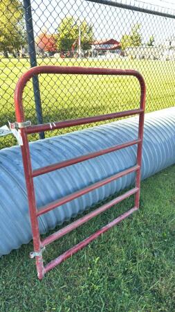 STEEL 44IN TUBE GATE